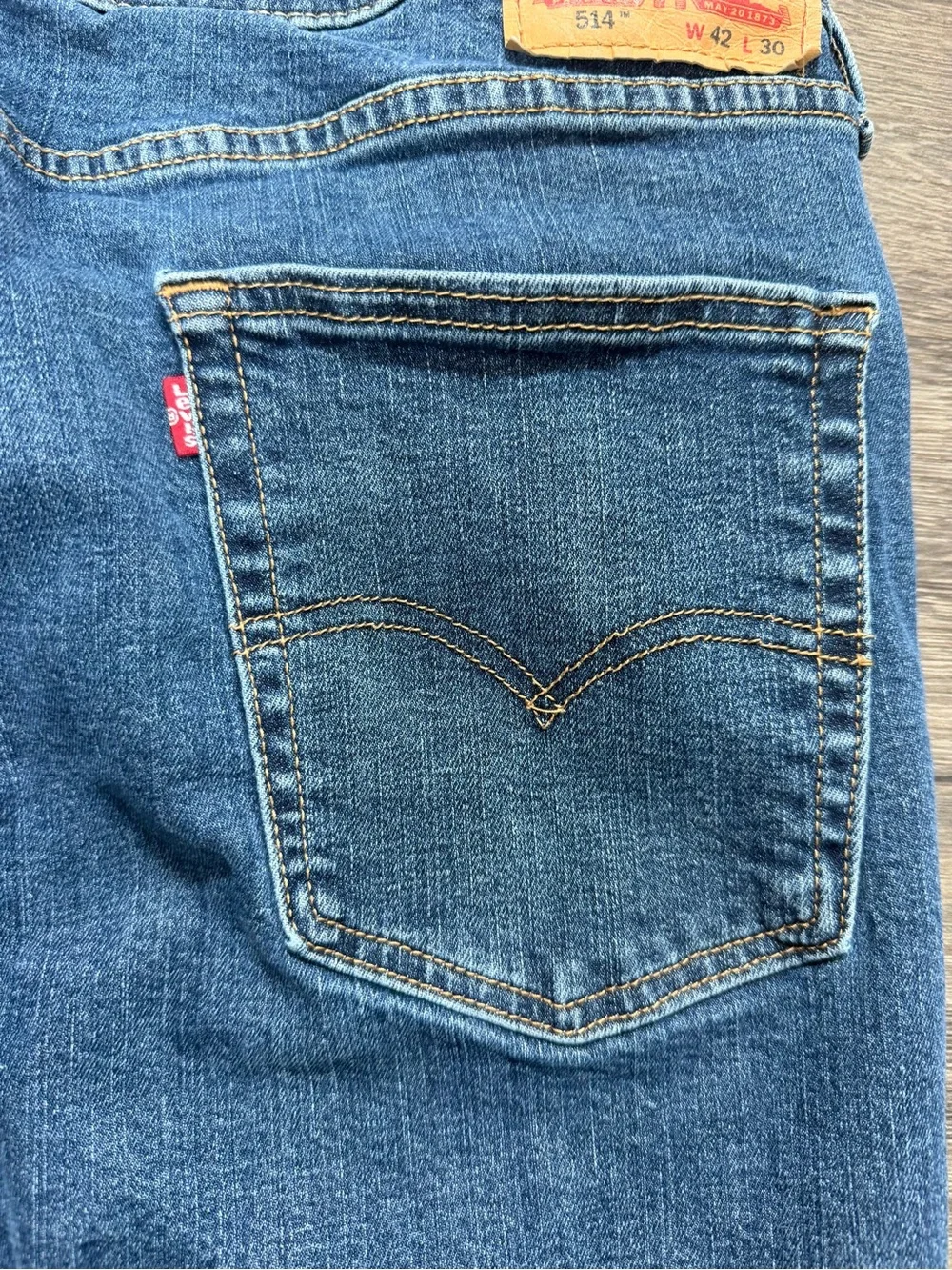 Levi's 514 Straight‎ Fit Men's Jeans W42 L30 Medium Wash Denim